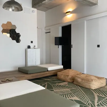 Quest House In The Hotel *