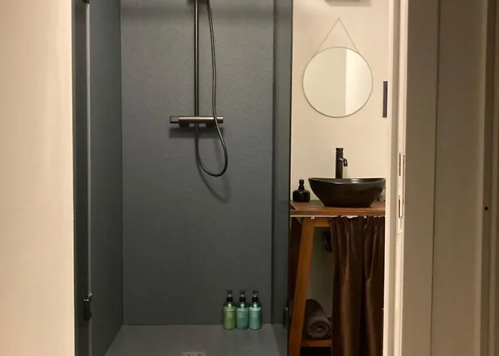 Quest House In The Hotel *